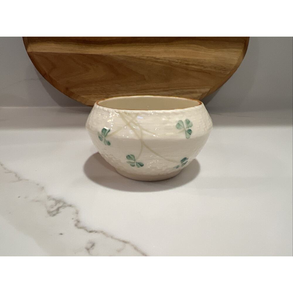 Belleek Shamrock Basket Weave Sugar Bowl Vintage 2.5” X 3.5”